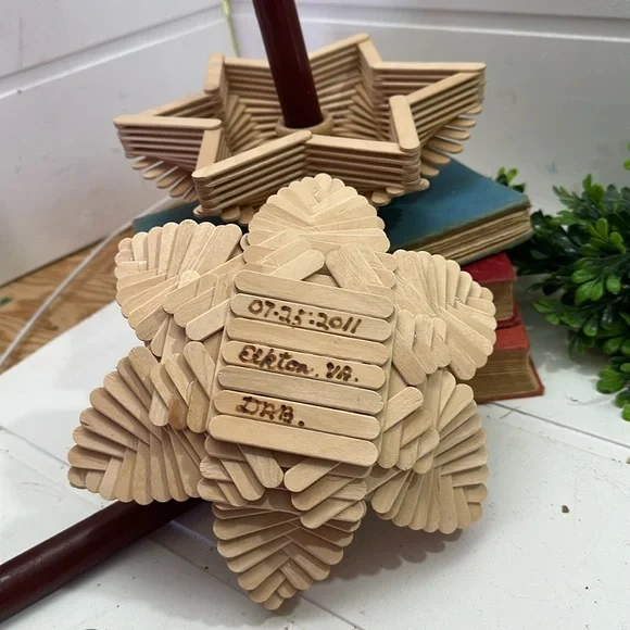 Tramp-art inspired Star-Shaped Wooden Candle Holders - Picture 5 of 8